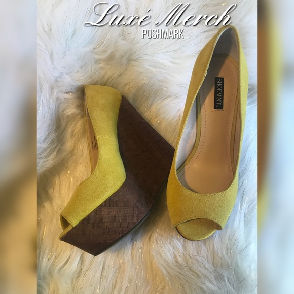 🆕🦋Shoemint ~Citron Suede Cortney Peep-Toe Wedge - Picture 5 of 6